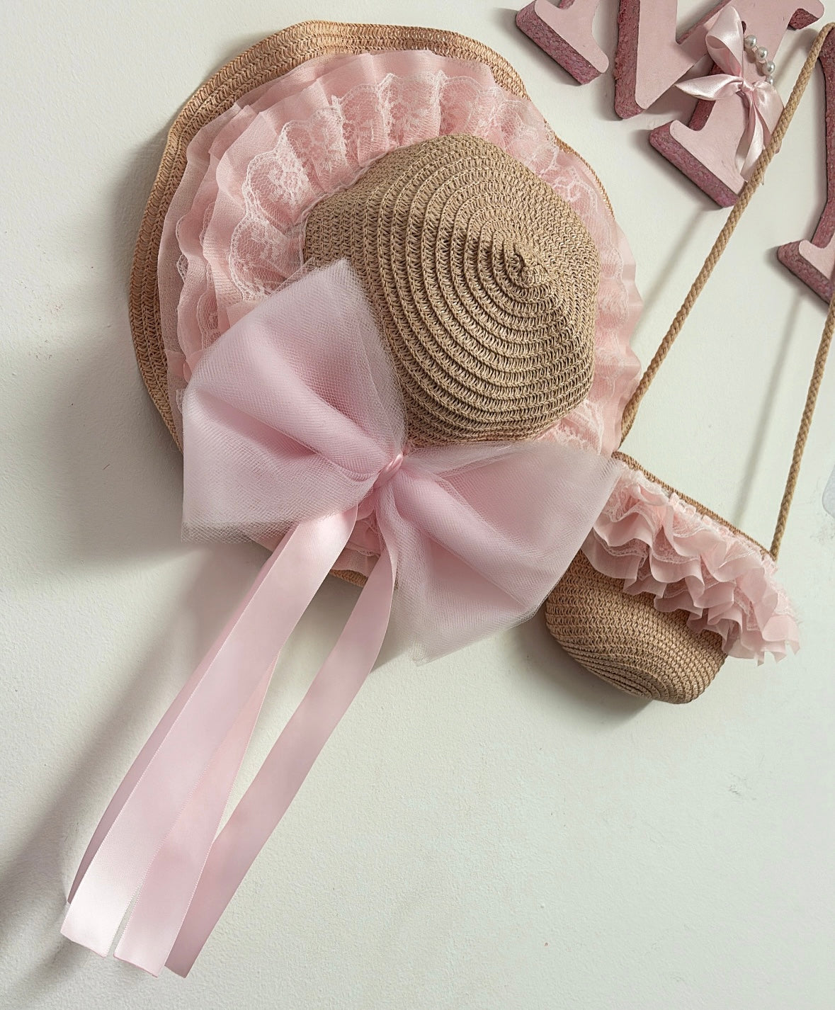 KIDS FRILLY STRAW SUN HAT AND PURSE 2-4 WEEKS