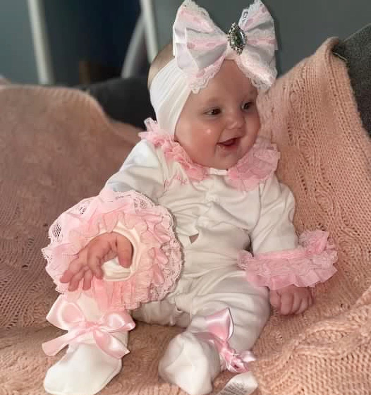 PERSONALISED PINK FRILLY BABY GROW 2-4 WEEKS