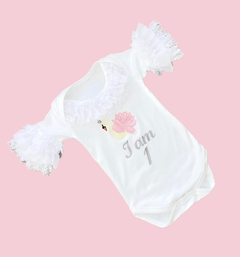 LACE BABY VEST 2-4 WEEKS
