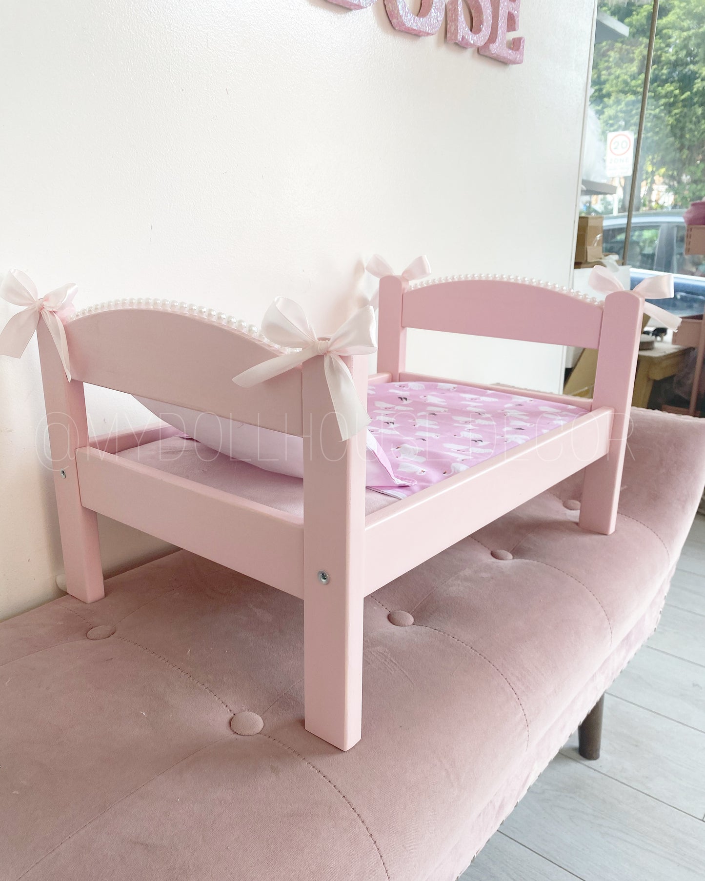 PINK DOLLS BED 2-4 WEEKS
