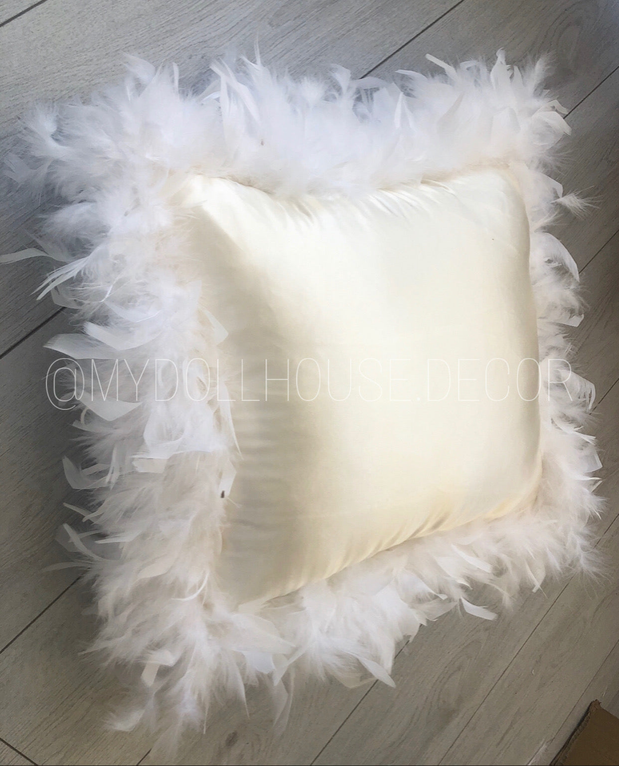 IVORY SILK FEATHER CUSHION 2-4 WEEKS