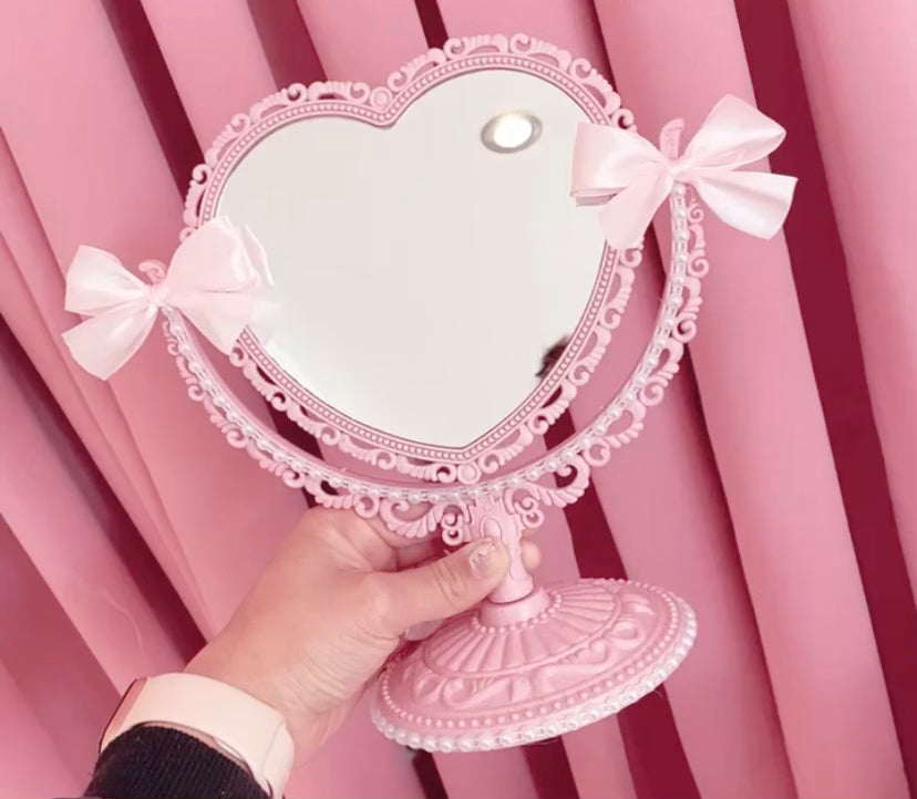 PINK HEART MIRROR 2-4 WEEKS