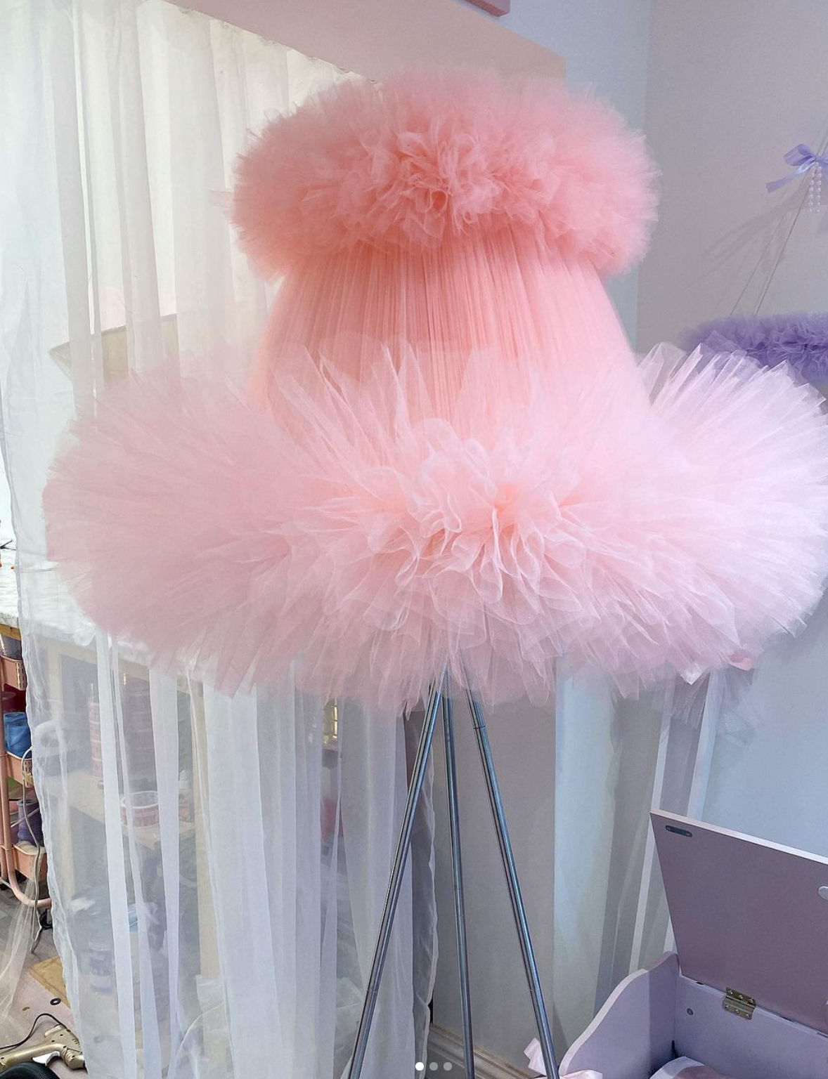 Pink discount fur lamp