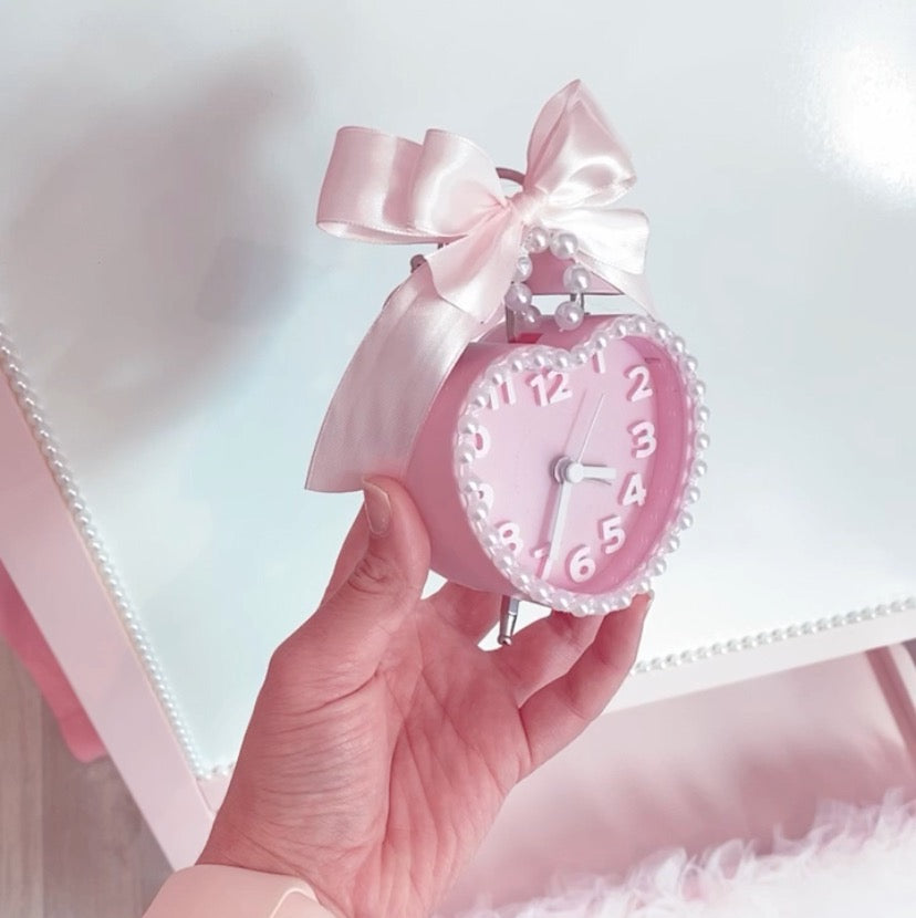 PINK HEART ALARM CLOCK 2-4 WEEKS