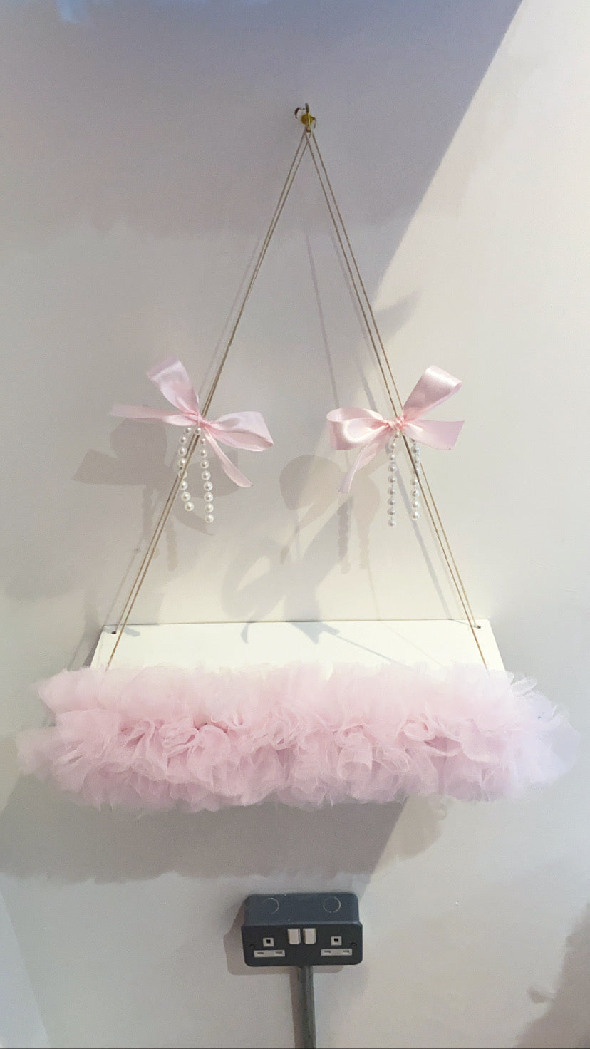 TUTU SHELF 2-4 WEEKS