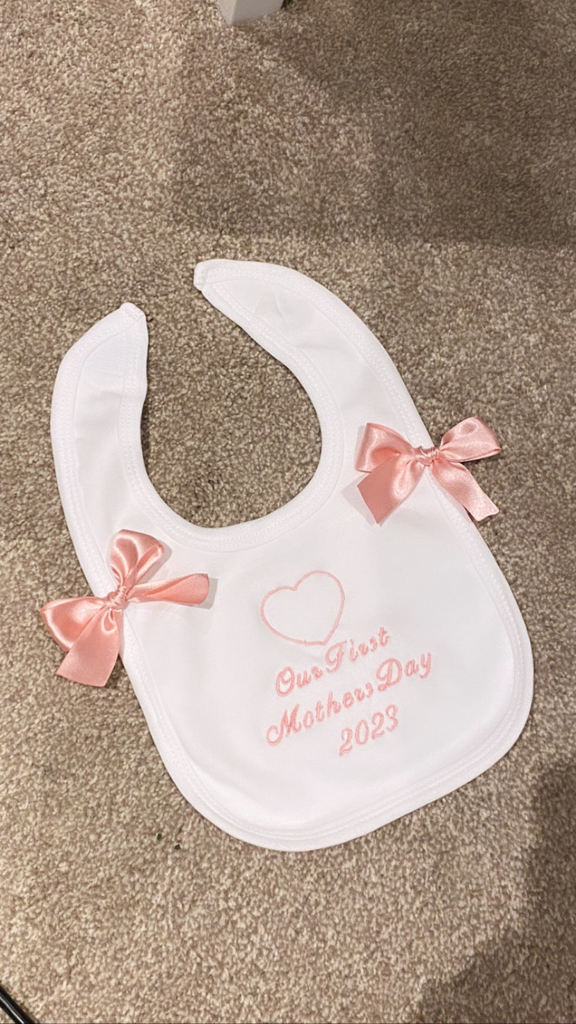 Mothers Day Bib - 2 weeks