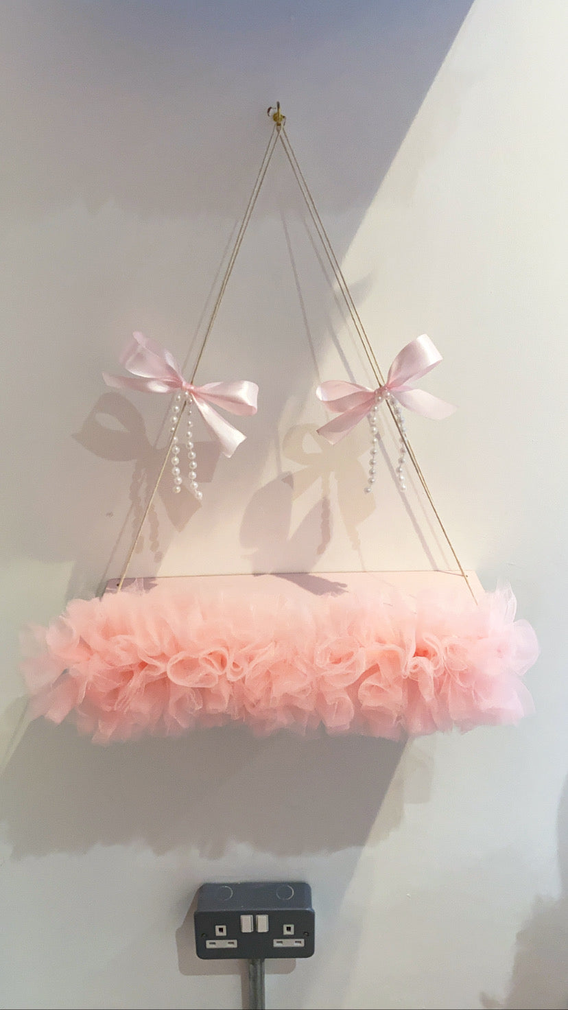 TUTU SHELF 2-4 WEEKS