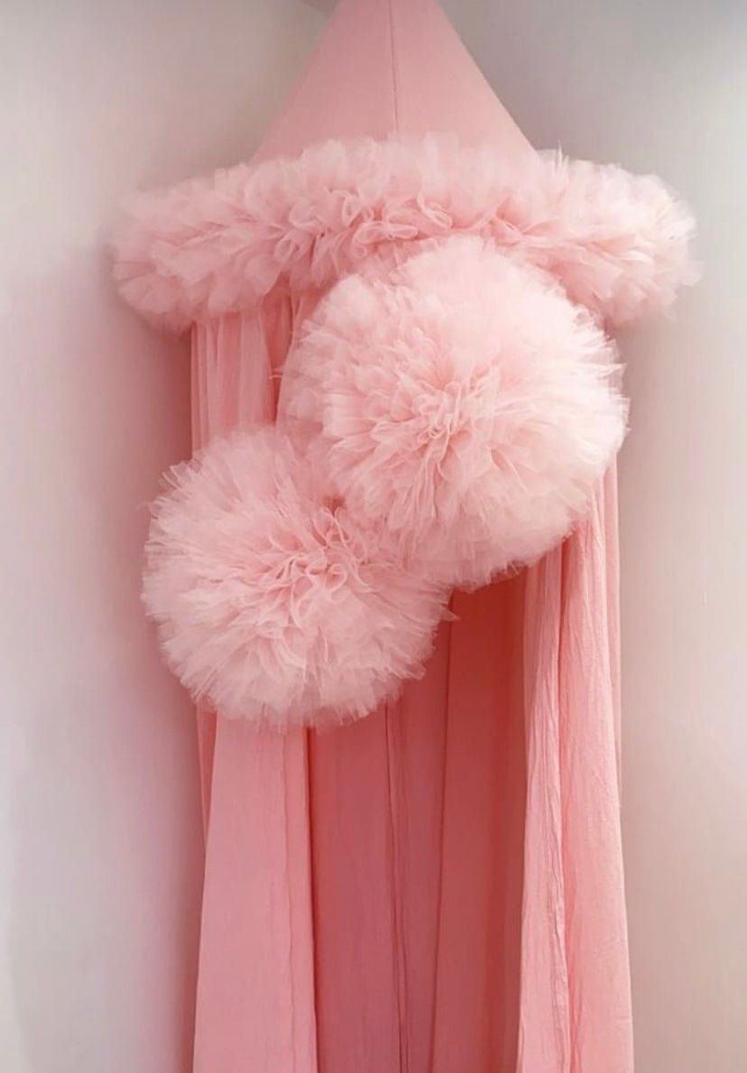 TUTU CANOPY & POM POMS 2-4 WEEKS