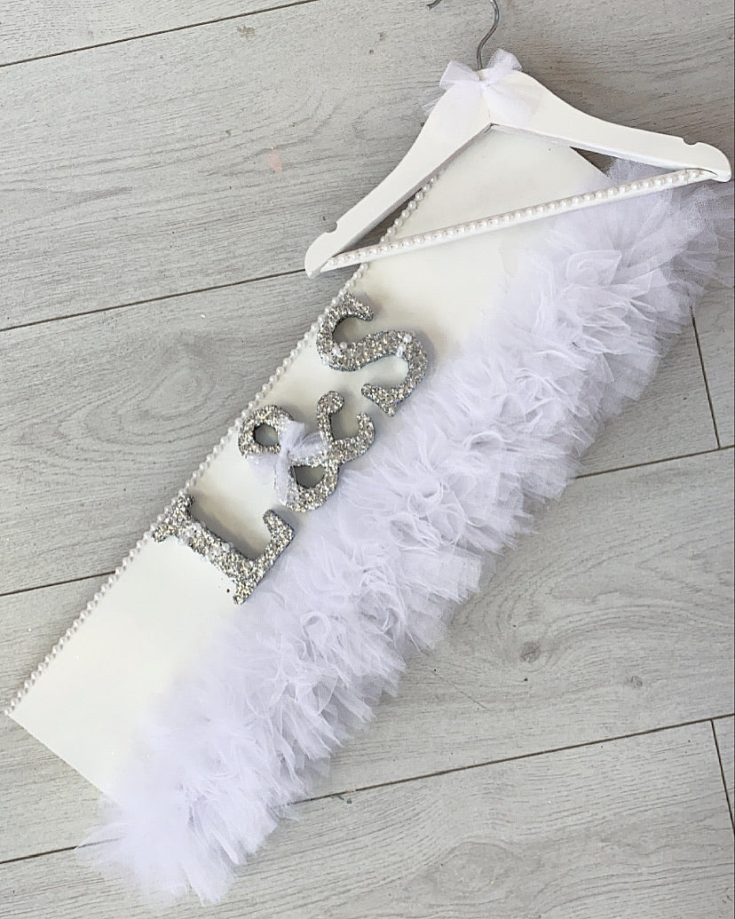 WHITE LARGE TUTU PLAQUE 2-4 WEEKS